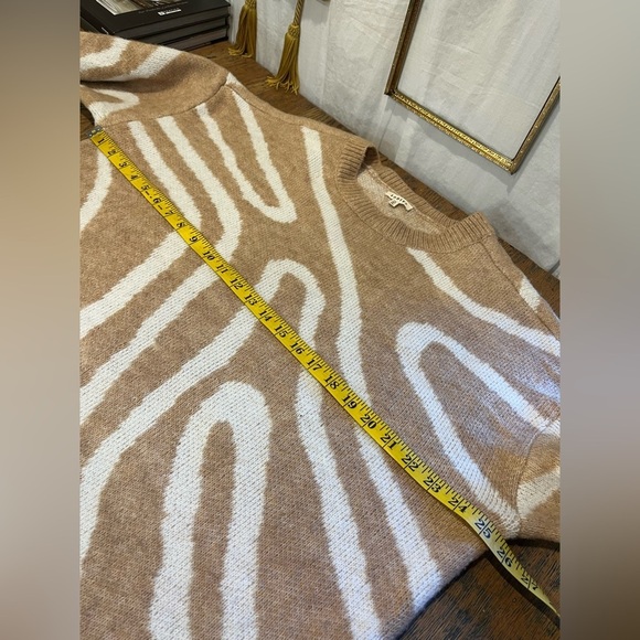 JODIFL – Beige & White Abstract Knit Sweater – Size 1X - Picture 7 of 8